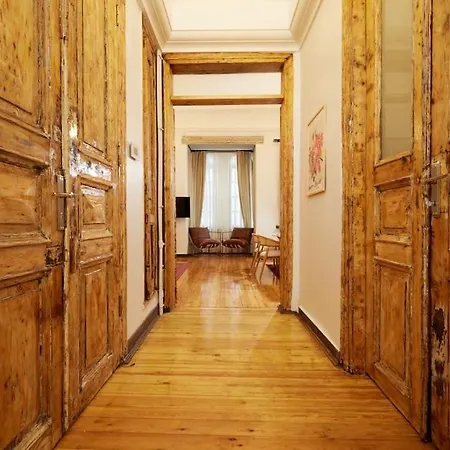 Historic High-ceiling 2-flat Combo - Taksim Istambul