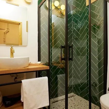 Διαμέρισμα Historic High-ceiling 2-flat Combo - Taksim