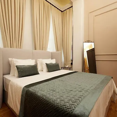Historic High-ceiling 2-flat Combo - Taksim Daire İstanbul
