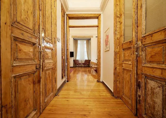 Historic High-ceiling 2-flat Combo - Taksim Istambul