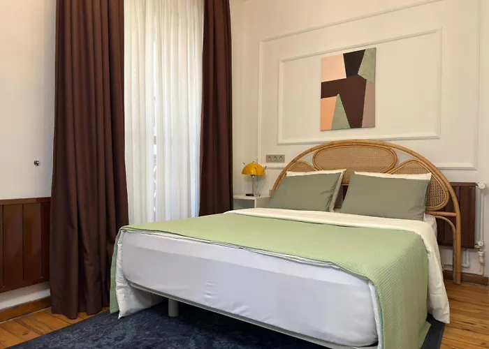 Historic High-ceiling 2-flat Combo - Taksim Istambul