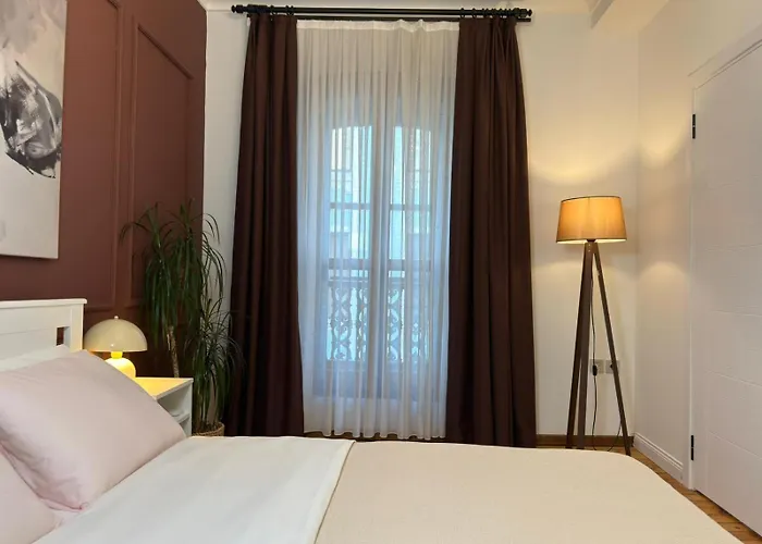 Historic High-ceiling 2-flat Combo - Taksim Daire *