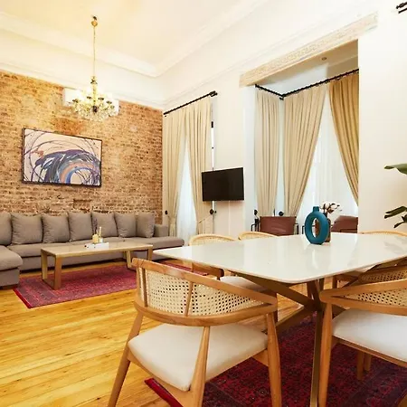 Appartement Spacious 3br W Elevator&ac In Taksim