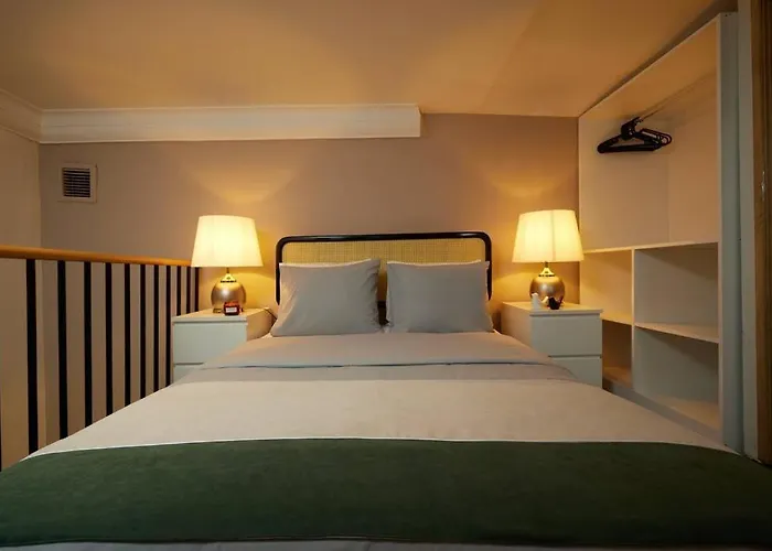 Historic High-ceiling 2-flat Combo - Taksim *